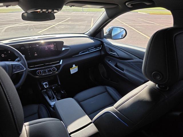 new 2025 Buick Envista car, priced at $30,070