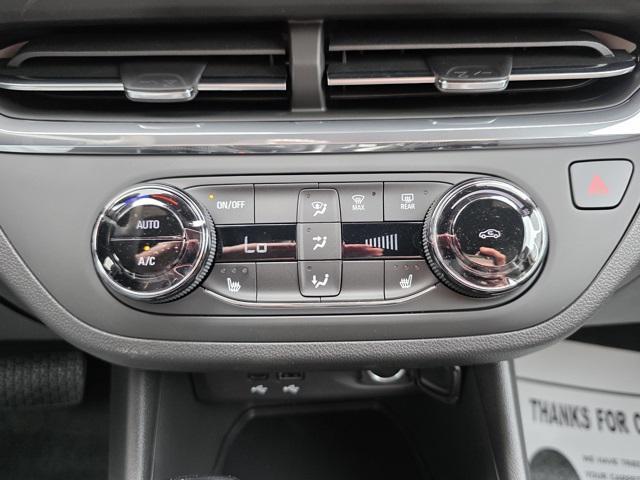 new 2025 Buick Envista car, priced at $26,190