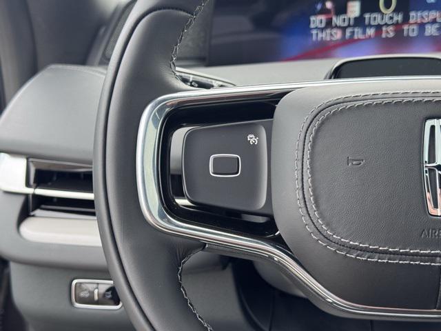 new 2025 Lincoln Navigator car, priced at $110,430