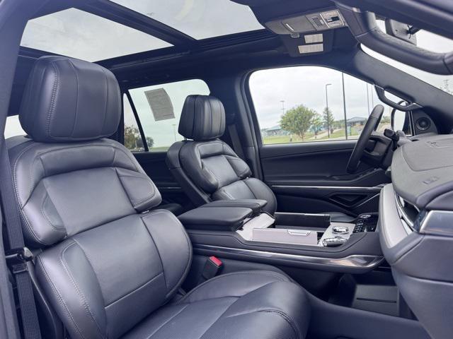new 2025 Lincoln Navigator car, priced at $110,430