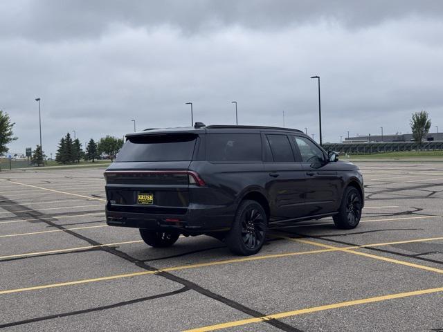 new 2025 Lincoln Navigator car, priced at $110,430