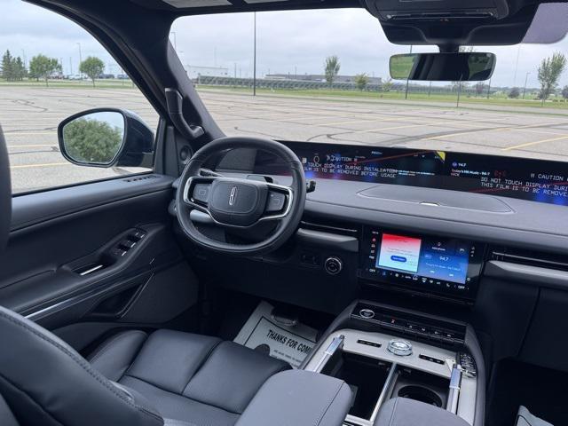 new 2025 Lincoln Navigator car, priced at $110,430