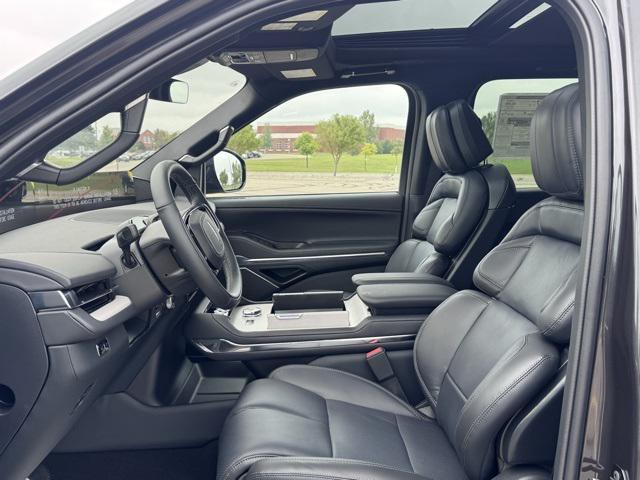 new 2025 Lincoln Navigator car, priced at $110,430