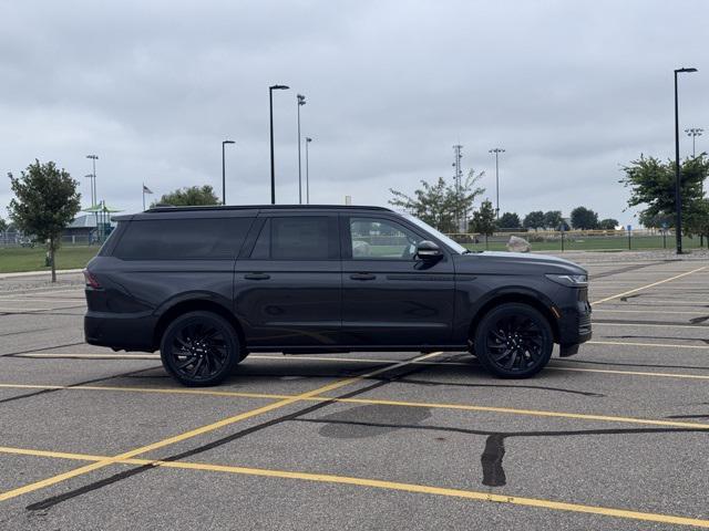 new 2025 Lincoln Navigator car, priced at $110,430