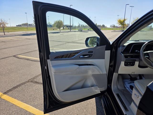 used 2021 Cadillac Escalade ESV car, priced at $59,500