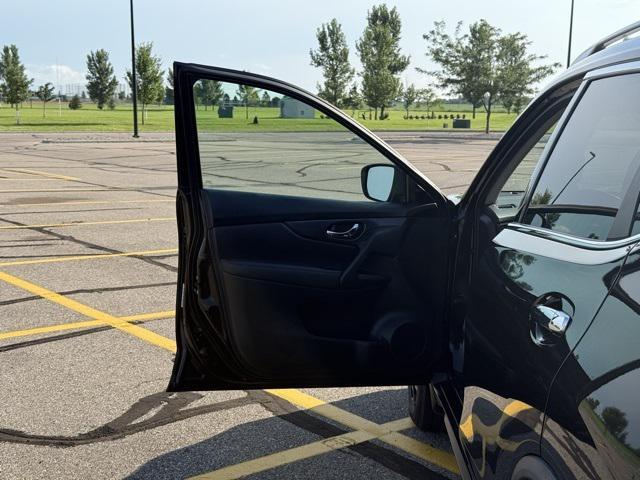 used 2017 Nissan Rogue car, priced at $10,495