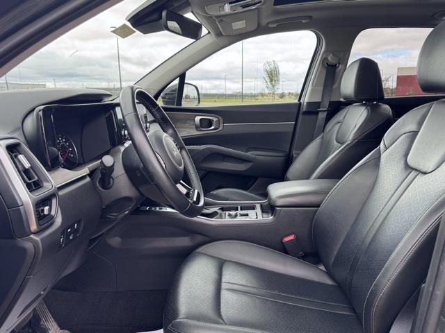 used 2023 Kia Sorento car, priced at $32,015