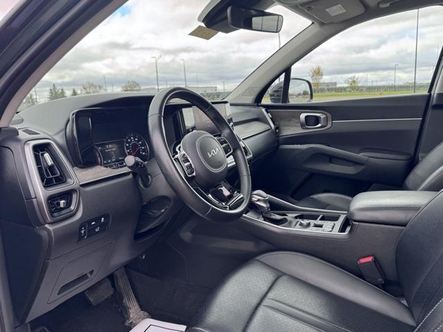used 2023 Kia Sorento car, priced at $32,015