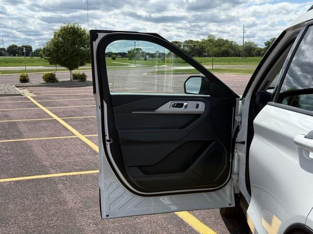 new 2025 Ford Explorer car, priced at $50,505