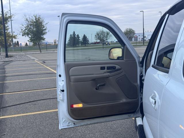 used 2004 GMC Yukon XL car, priced at $5,995