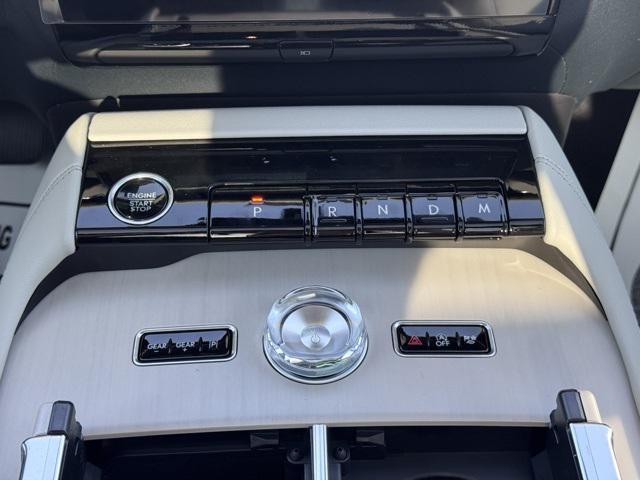 new 2025 Lincoln Navigator car, priced at $103,940