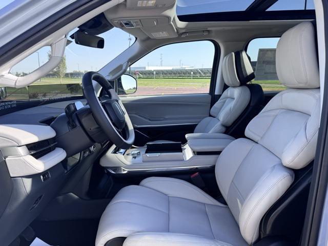 new 2025 Lincoln Navigator car, priced at $103,940