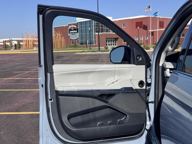 new 2025 Lincoln Navigator car, priced at $103,940