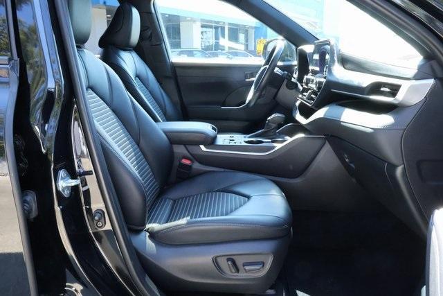 used 2024 Toyota Highlander car, priced at $42,790