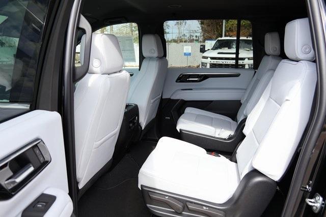 new 2025 Chevrolet Suburban car, priced at $79,620