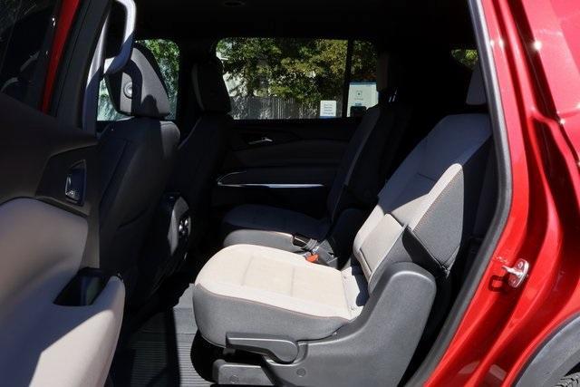used 2024 Chevrolet Traverse car, priced at $36,990