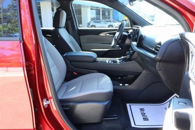 used 2024 Chevrolet Traverse car, priced at $36,990