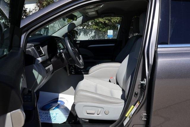 used 2014 Toyota Highlander car, priced at $17,440