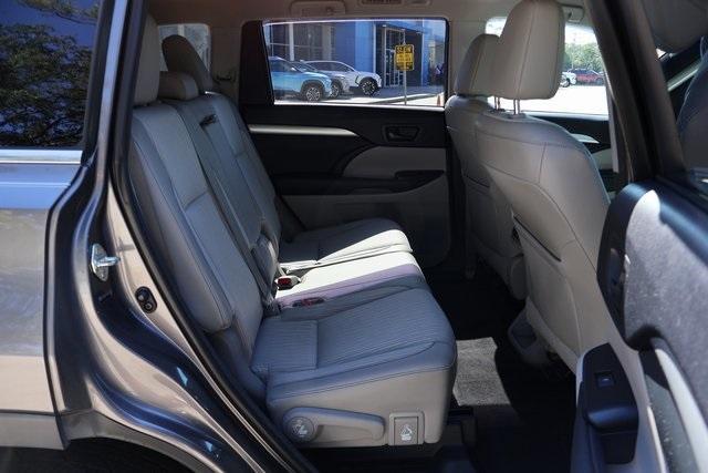 used 2014 Toyota Highlander car, priced at $17,440