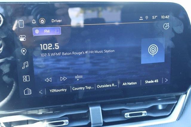 used 2025 Chevrolet Equinox car, priced at $24,990