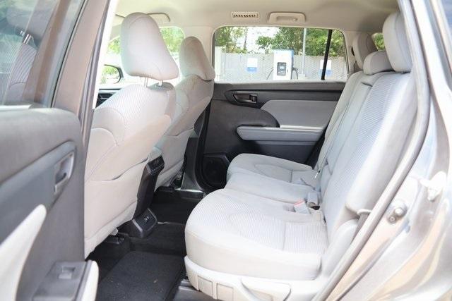 used 2021 Toyota Highlander car, priced at $28,000