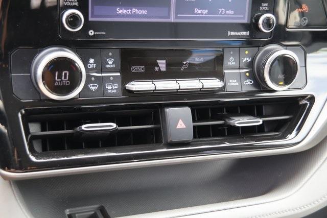used 2021 Toyota Highlander car, priced at $28,000