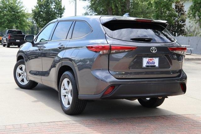 used 2021 Toyota Highlander car, priced at $28,000