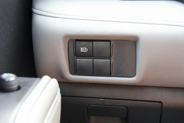 used 2021 Toyota Highlander car, priced at $28,000