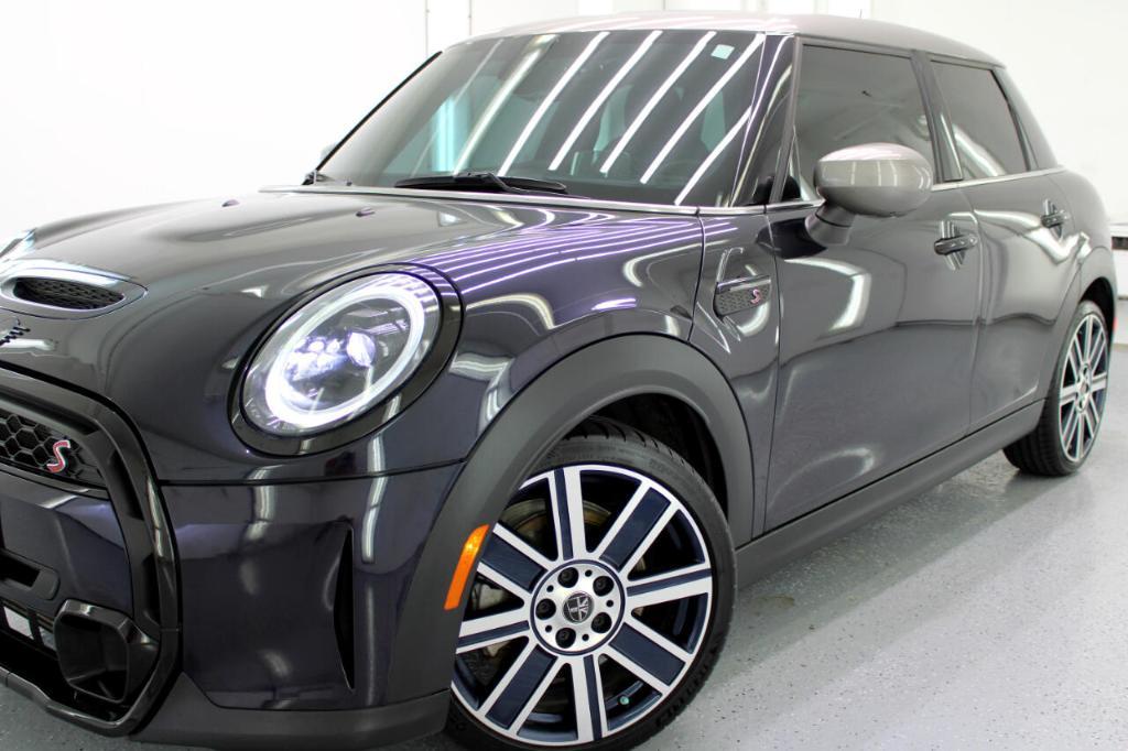 used 2022 MINI Hardtop car, priced at $25,995