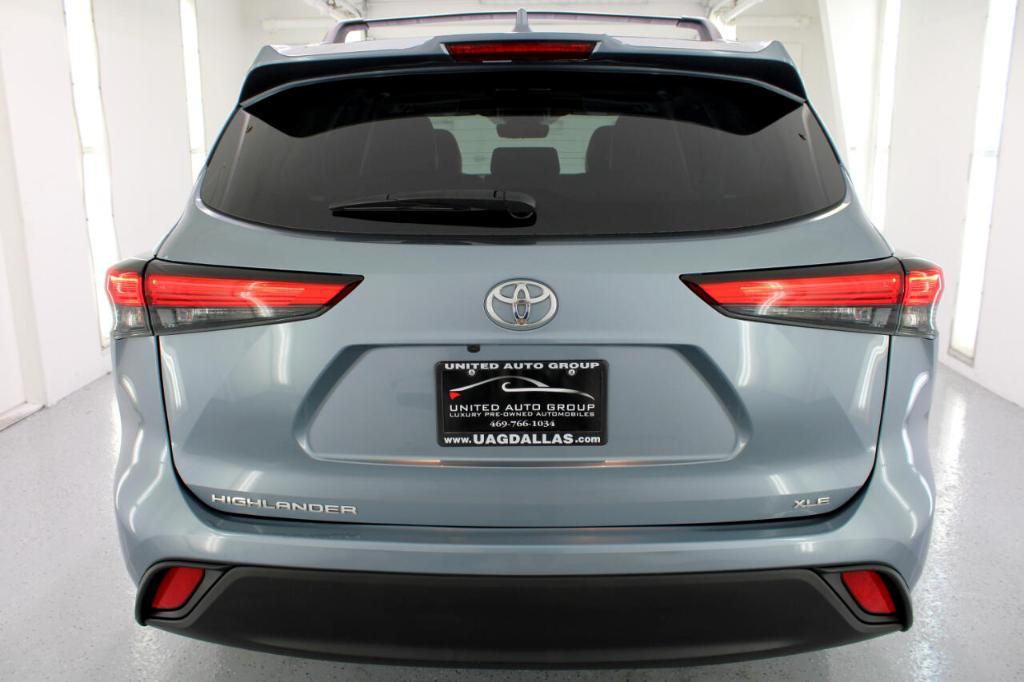 used 2021 Toyota Highlander car, priced at $32,995