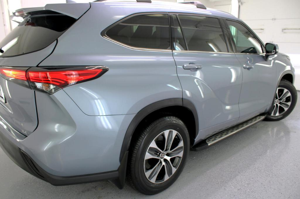 used 2021 Toyota Highlander car, priced at $32,995
