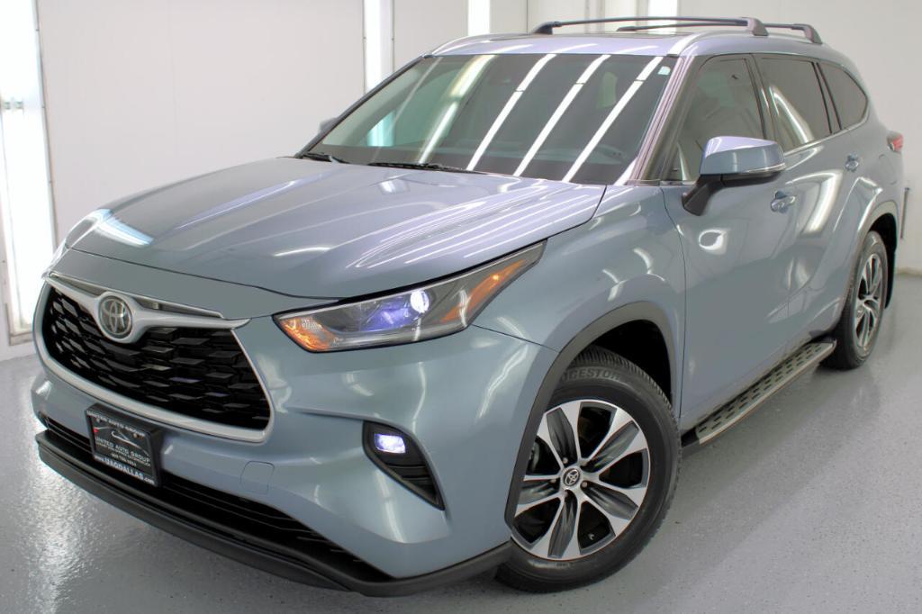 used 2021 Toyota Highlander car, priced at $32,995