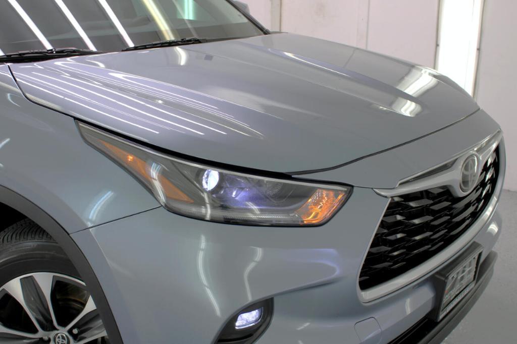 used 2021 Toyota Highlander car, priced at $32,995