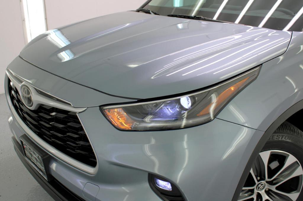 used 2021 Toyota Highlander car, priced at $32,995