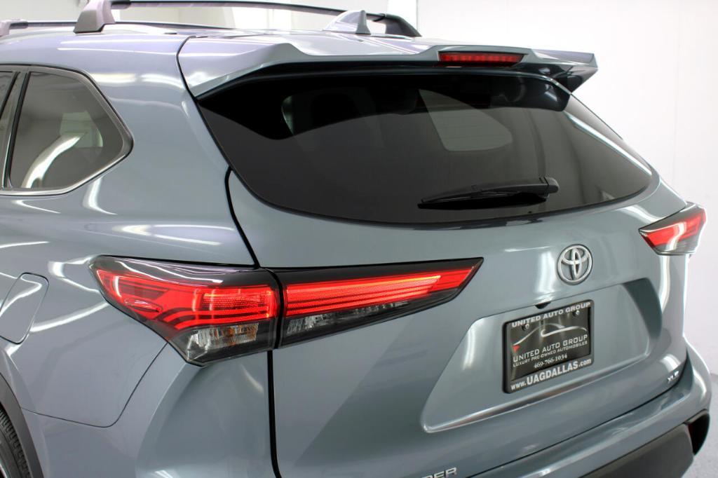 used 2021 Toyota Highlander car, priced at $32,995