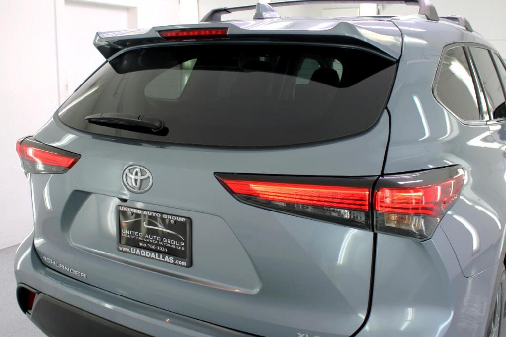 used 2021 Toyota Highlander car, priced at $32,995