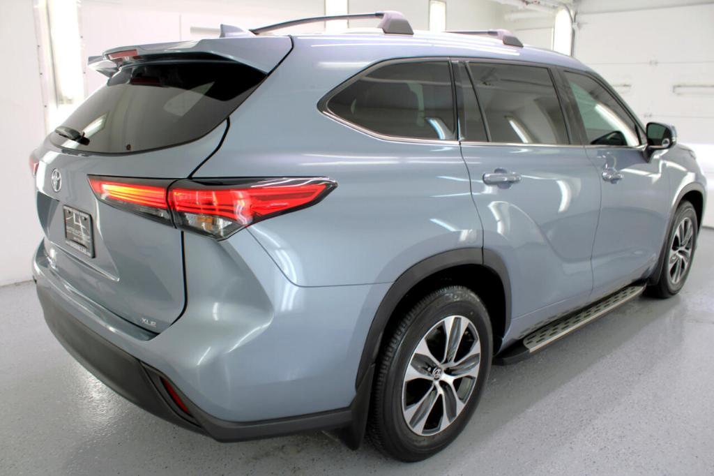 used 2021 Toyota Highlander car, priced at $32,995