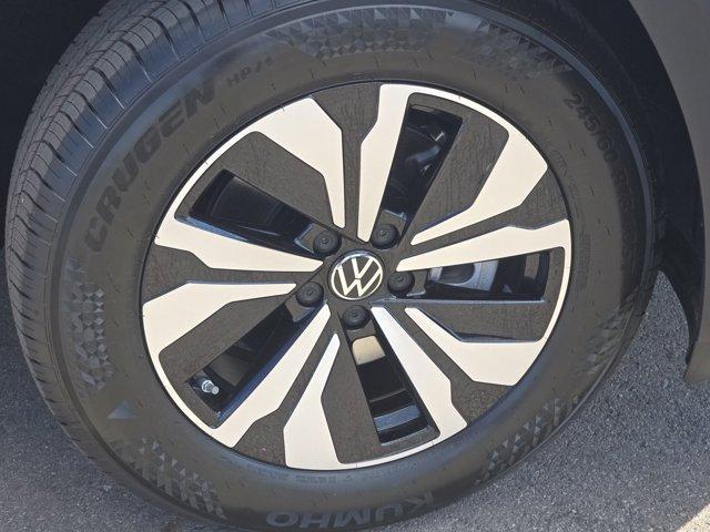 new 2026 Volkswagen Atlas Cross Sport car, priced at $40,898
