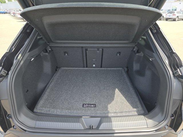 new 2025 Volkswagen ID.4 car, priced at $54,841