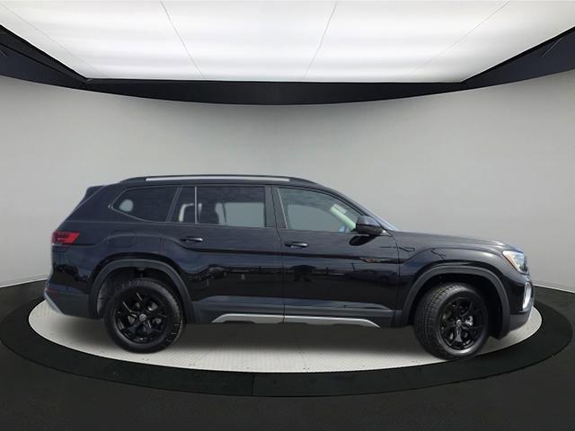 new 2025 Volkswagen Atlas car, priced at $48,352