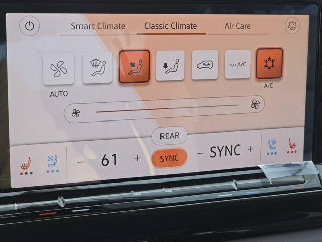 new 2025 Volkswagen Atlas car, priced at $48,352
