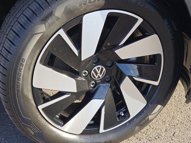 new 2026 Volkswagen Atlas Cross Sport car, priced at $49,991