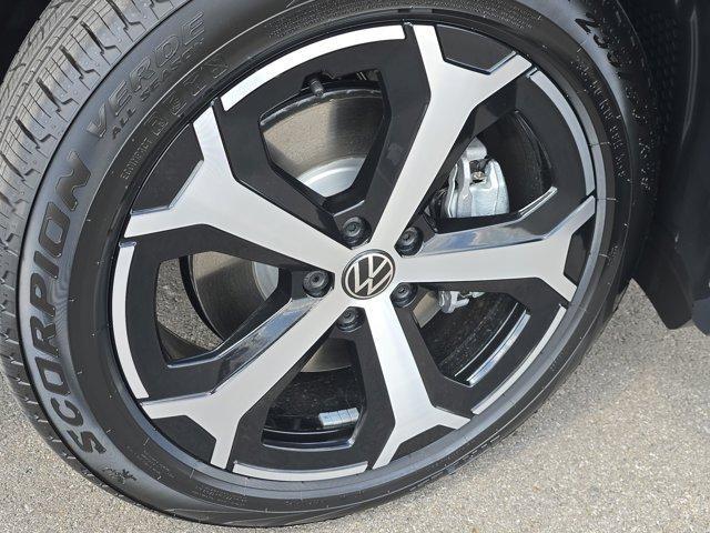 new 2025 Volkswagen Tiguan car, priced at $36,572