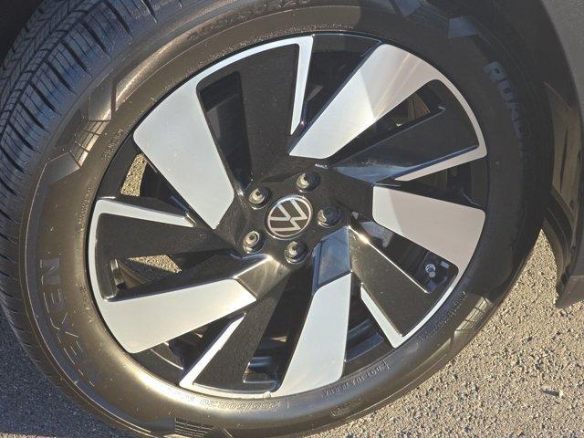 new 2025 Volkswagen Atlas Cross Sport car, priced at $40,835