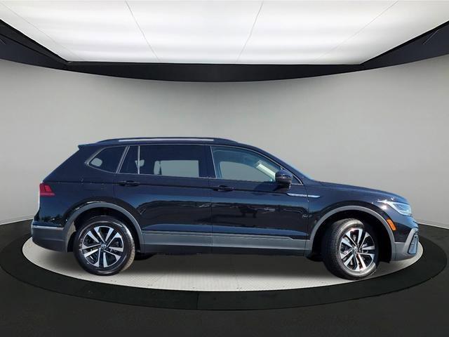 new 2024 Volkswagen Tiguan car, priced at $31,687