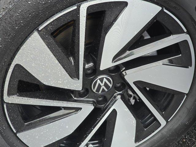 new 2025 Volkswagen Atlas car, priced at $49,784