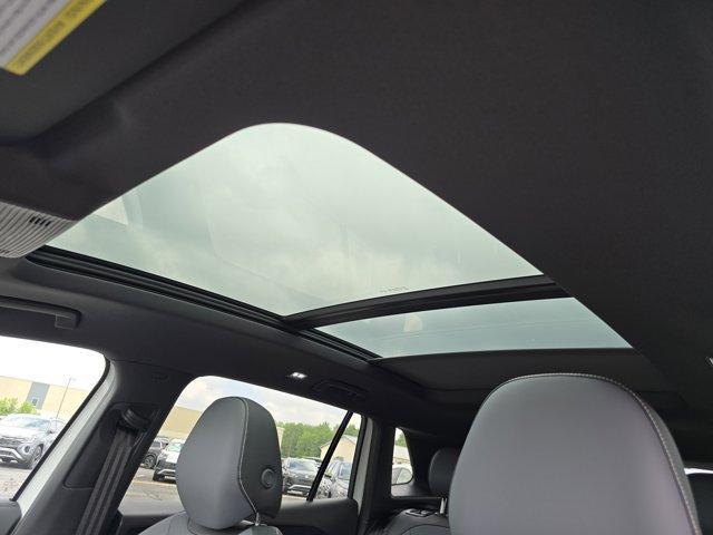 new 2025 Volkswagen Tiguan car, priced at $38,635