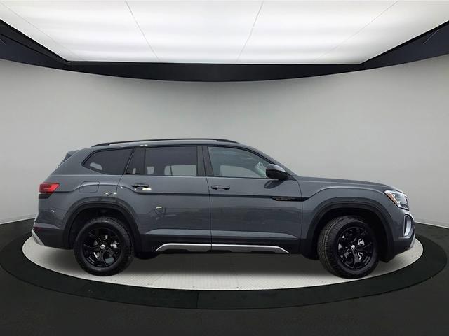 new 2025 Volkswagen Atlas car, priced at $48,296