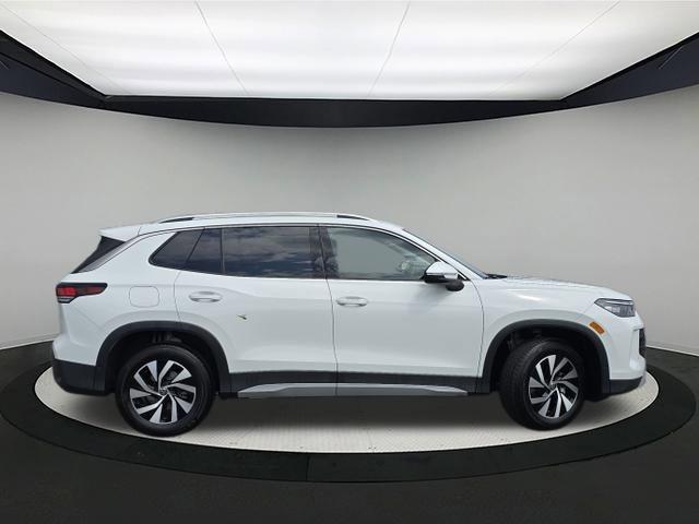 new 2025 Volkswagen Tiguan car, priced at $30,515