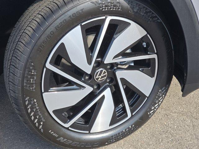 new 2026 Volkswagen Atlas car, priced at $50,486